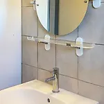 4 Person In